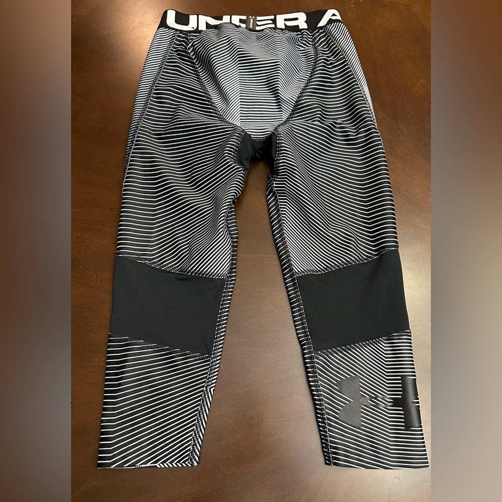 Under‎ Armour 3/4 Length Leggings Tights, Black White, YMD, HeatGear Boys